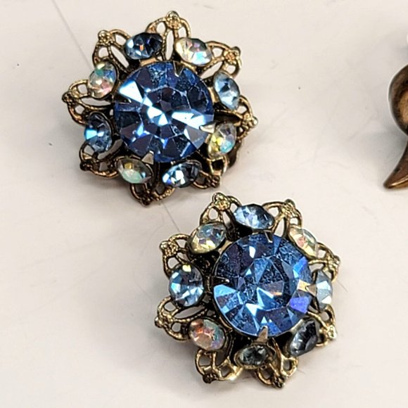 Vintage Clip-on Screw Back Earrings Collection of Five Pair Ct555 - Picture 4 of 15